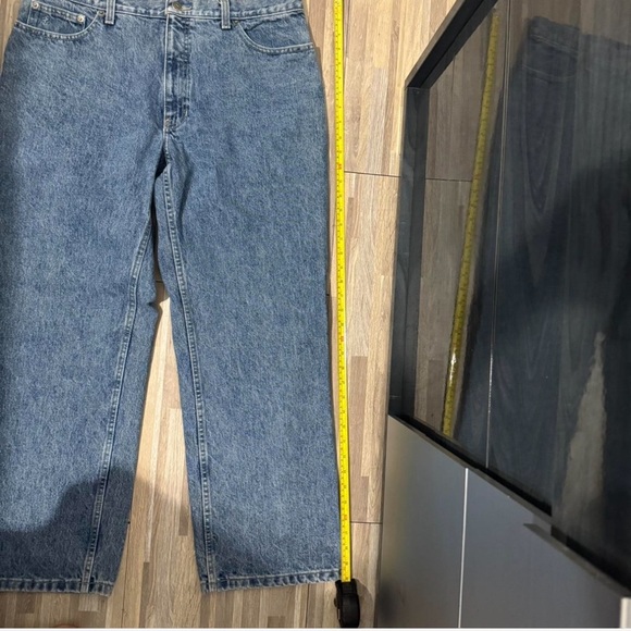 Izod Men's Straight Blue Jeans - Picture 3 of 6